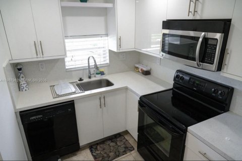 Copropriété à louer à Hollywood, Floride: 1 chambre, 83.61 m2 № 2051289 - photo 4