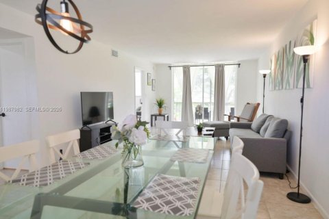 Copropriété à louer à Hollywood, Floride: 1 chambre, 83.61 m2 № 2051289 - photo 7