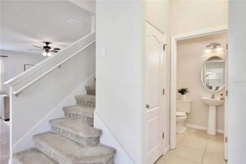 House in Orlando, Florida 4 bedrooms, 265.24 sq.m. № 2112488 - photo 9