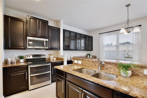 House in Orlando, Florida 4 bedrooms, 265.24 sq.m. № 2112488 - photo 15