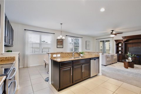 House in Orlando, Florida 4 bedrooms, 265.24 sq.m. № 2112488 - photo 17