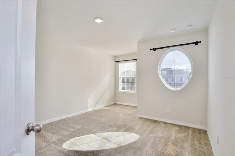 House in Orlando, Florida 4 bedrooms, 265.24 sq.m. № 2112488 - photo 25