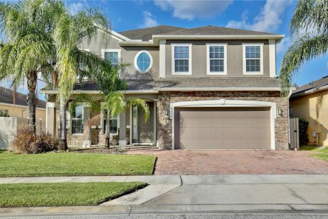 House in Orlando, Florida 4 bedrooms, 265.24 sq.m. № 2112488 - photo 2