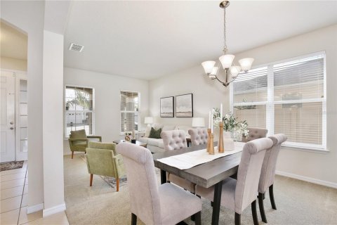 House in Orlando, Florida 4 bedrooms, 265.24 sq.m. № 2112488 - photo 8