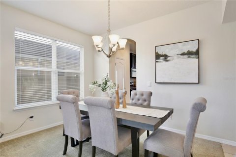 House in Orlando, Florida 4 bedrooms, 265.24 sq.m. № 2112488 - photo 7