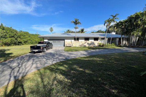 House in Coral Gables, Florida 5 bedrooms, 318.47 sq.m. № 1985012 - photo 4