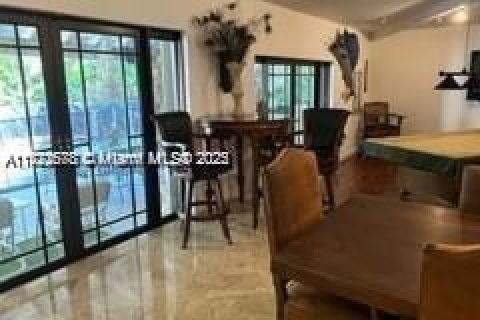House in Coral Gables, Florida 5 bedrooms, 318.47 sq.m. № 1985012 - photo 30