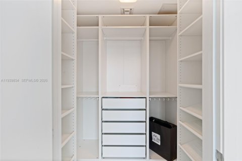 Купить кондоминиум в Майами, Флорида 2 спальни, 120.4м2, № 2059105 - фото 16