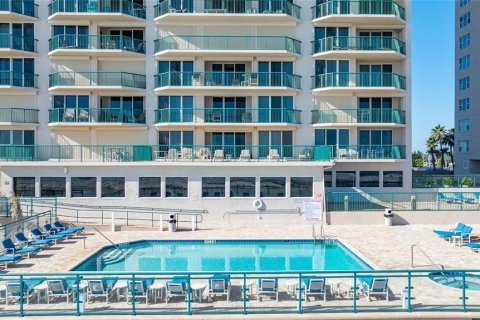 Condo in Daytona Beach Shores, Florida, 3 bedrooms № 2117322 - photo 2