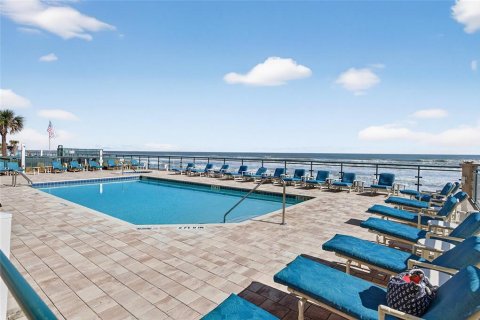Condo in Daytona Beach Shores, Florida, 3 bedrooms № 2117322 - photo 21