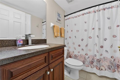 Condo in Daytona Beach Shores, Florida, 3 bedrooms № 2117322 - photo 18