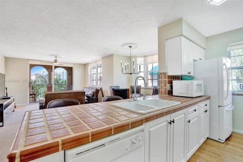 Copropriété à louer à Aventura, Floride: 3 chambres, 125.42 m2 № 2153277 - photo 8