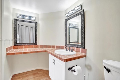 Copropriété à louer à Aventura, Floride: 3 chambres, 125.42 m2 № 2153277 - photo 23