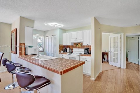 Copropriété à louer à Aventura, Floride: 3 chambres, 125.42 m2 № 2153277 - photo 4