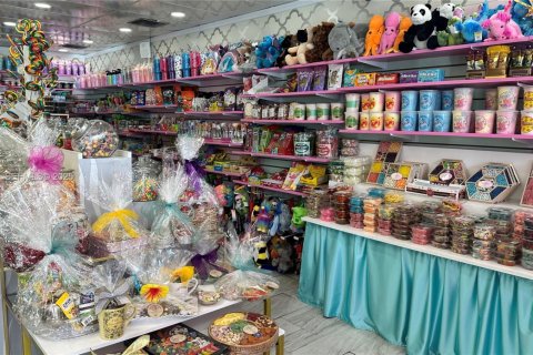 Commercial property in Dania Beach, Florida № 1990220 - photo 2