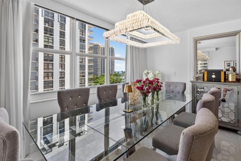 Copropriété à vendre à Fort Lauderdale, Floride: 2 chambres, 106.28 m2 № 2376539 - photo 13