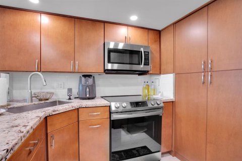Copropriété à vendre à Fort Lauderdale, Floride: 2 chambres, 106.28 m2 № 2376539 - photo 6