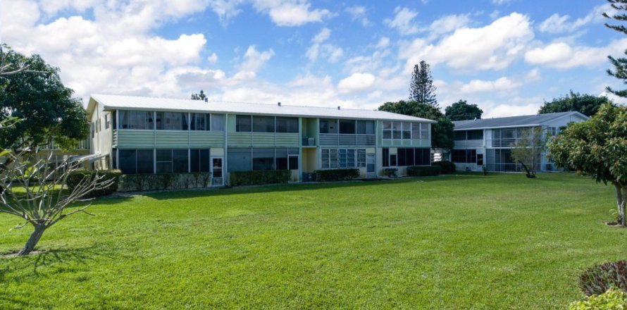 Condominio en West Palm Beach, Florida, 2 dormitorios № 1096444