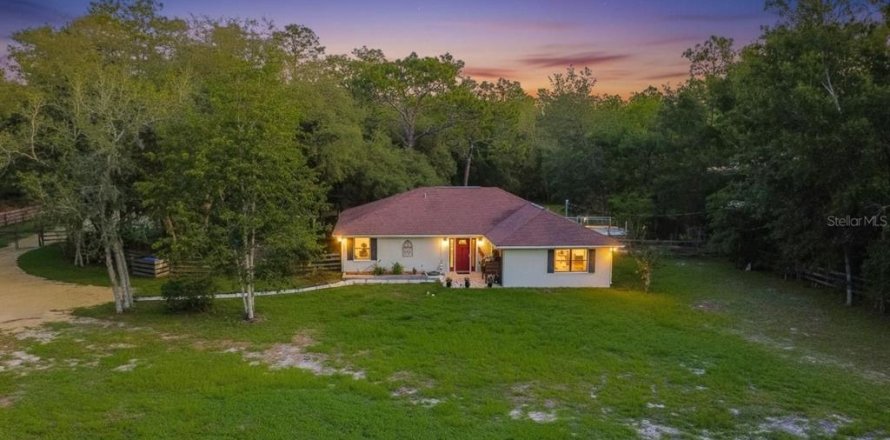 Villa ou maison à Beverly Hills, Floride 3 chambres, 161.65 m2 № 2354823