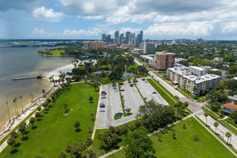 Condominio en alquiler en Saint Petersburg, Florida, 2 dormitorios, 139.35 m2 № 1885282 - foto 26