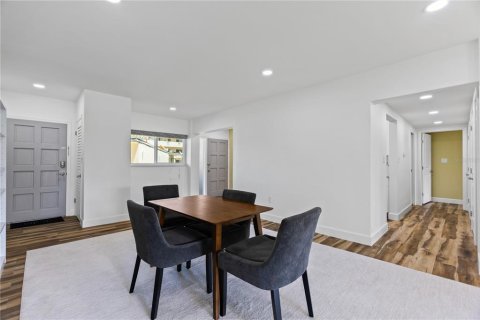 Condominio en alquiler en Saint Petersburg, Florida, 2 dormitorios, 139.35 m2 № 1885282 - foto 5
