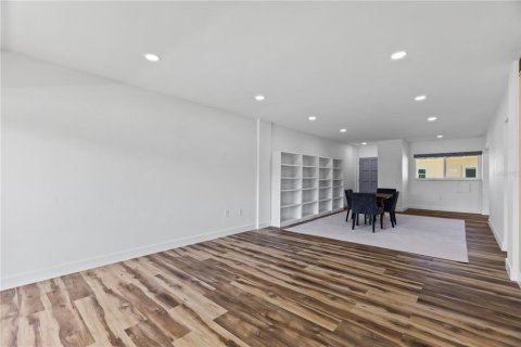 Condominio en alquiler en Saint Petersburg, Florida, 2 dormitorios, 139.35 m2 № 1885282 - foto 6