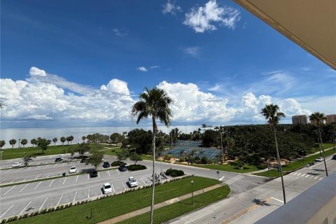 Condominio en alquiler en Saint Petersburg, Florida, 2 dormitorios, 139.35 m2 № 1885282 - foto 20