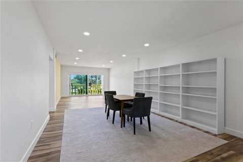 Condominio en alquiler en Saint Petersburg, Florida, 2 dormitorios, 139.35 m2 № 1885282 - foto 4