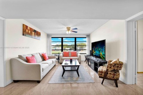 Copropriété à vendre à Boca Raton, Floride: 2 chambres, 128.67 m2 № 1812057 - photo 12