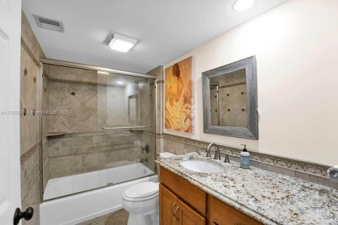 Copropriété à vendre à Boca Raton, Floride: 2 chambres, 128.67 m2 № 1812057 - photo 10