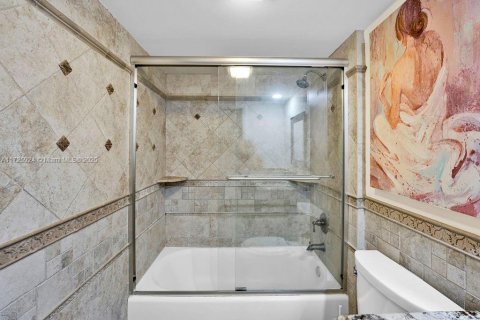 Copropriété à vendre à Boca Raton, Floride: 2 chambres, 128.67 m2 № 1812057 - photo 11