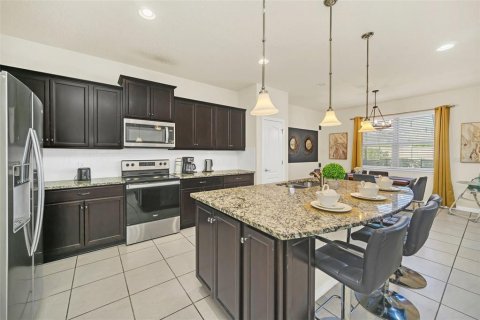 Casa en venta en Kissimmee, Florida, 5 dormitorios, 231.51 m2 № 1558827 - foto 10