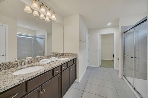 Casa en venta en Kissimmee, Florida, 5 dormitorios, 231.51 m2 № 1558827 - foto 16