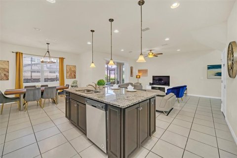 Casa en venta en Kissimmee, Florida, 5 dormitorios, 231.51 m2 № 1558827 - foto 13