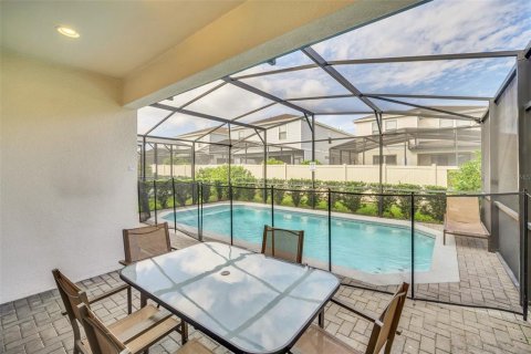 Casa en venta en Kissimmee, Florida, 5 dormitorios, 231.51 m2 № 1558827 - foto 28