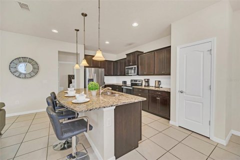 Casa en venta en Kissimmee, Florida, 5 dormitorios, 231.51 m2 № 1558827 - foto 11