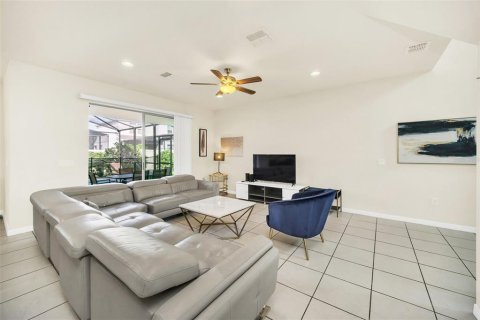 Casa en venta en Kissimmee, Florida, 5 dormitorios, 231.51 m2 № 1558827 - foto 4