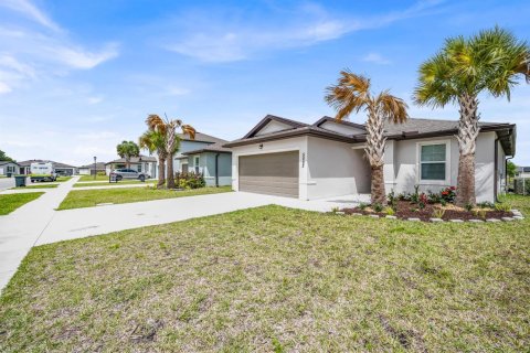 Casa en alquiler en St. Lucie, Florida, 3 dormitorios, 136.01 m2 № 2245242 - foto 3