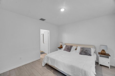 Casa en alquiler en St. Lucie, Florida, 3 dormitorios, 136.01 m2 № 2245242 - foto 12