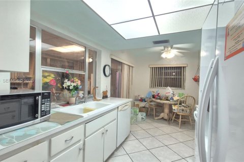 Купить виллу или дом в Тамарак, Флорида 2 спальни, 136.94м2, № 1991233 - фото 19