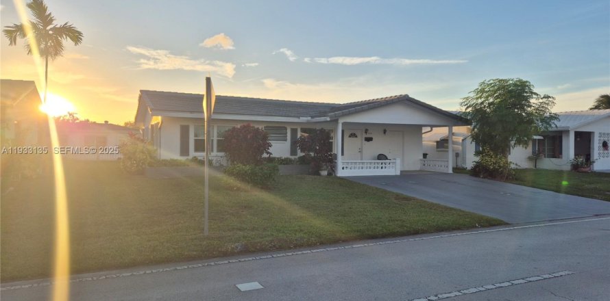 Дом в Тамарак, Флорида 2 спальни, 136.94м2 № 1991233