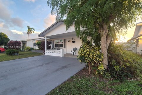 Купить виллу или дом в Тамарак, Флорида 2 спальни, 136.94м2, № 1991233 - фото 22