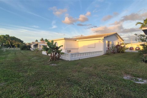 Купить виллу или дом в Тамарак, Флорида 2 спальни, 136.94м2, № 1991233 - фото 6