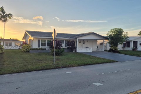 Купить виллу или дом в Тамарак, Флорида 2 спальни, 136.94м2, № 1991233 - фото 3