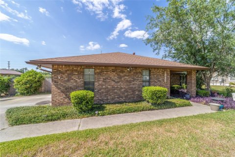Casa en venta en Ocala, Florida, 3 dormitorios, 201.78 m2 № 1673700 - foto 3