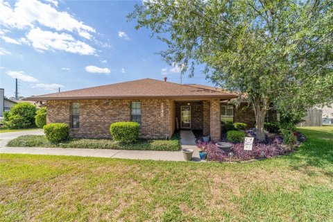 Casa en venta en Ocala, Florida, 3 dormitorios, 201.78 m2 № 1673700 - foto 1