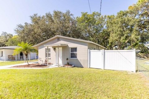 Casa en Tampa, Florida 3 dormitorios, 85.93 m2 № 2238089