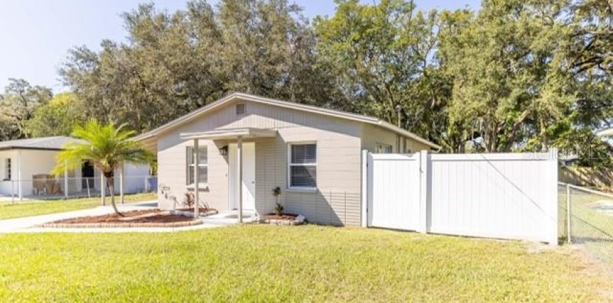 Villa ou maison à Tampa, Floride 3 chambres, 85.93 m2 № 2238089