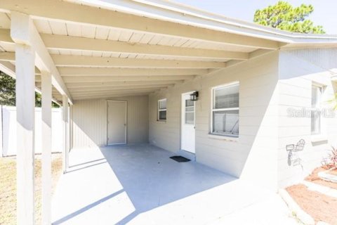 Villa ou maison à vendre à Tampa, Floride: 3 chambres, 85.93 m2 № 2238089 - photo 2