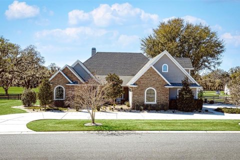 House in Ocala, Florida 4 bedrooms, 436.27 sq.m. № 2092288